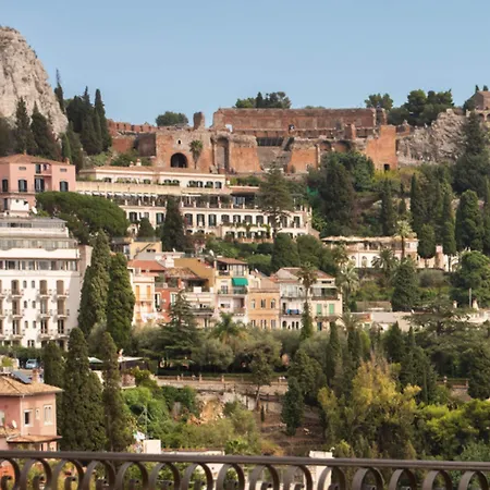 Semesteranläggning (resort) San Domenico Palace, Taormina, A Four Seasons 5*